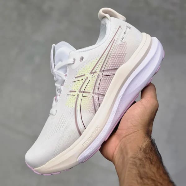اسیکس ژل کایانو سفید شیری صورتی ASICS GEL-KAYANO 33 — تصویر ۲
