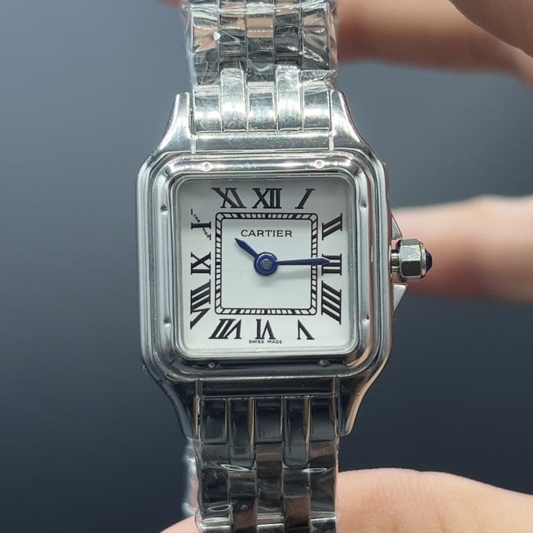 ساعت زنانه کارتیر یونانی صفحه نقره ای ایندکس یونانی با بند استیل نقره ای Cartier — تصویر ۳