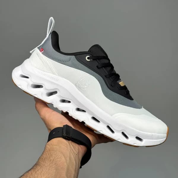 کتونی آن رانینگ سفید خاکستری مشکی On Running Cloudtilt 2 LOEWE 3ME10693509 — تصویر ۲