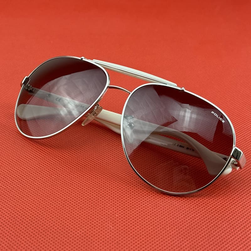 عینک آفتابی خلبانی (Aviator) مردانه پلیس مدل S8644 COL.0579 — تصویر ۱۰