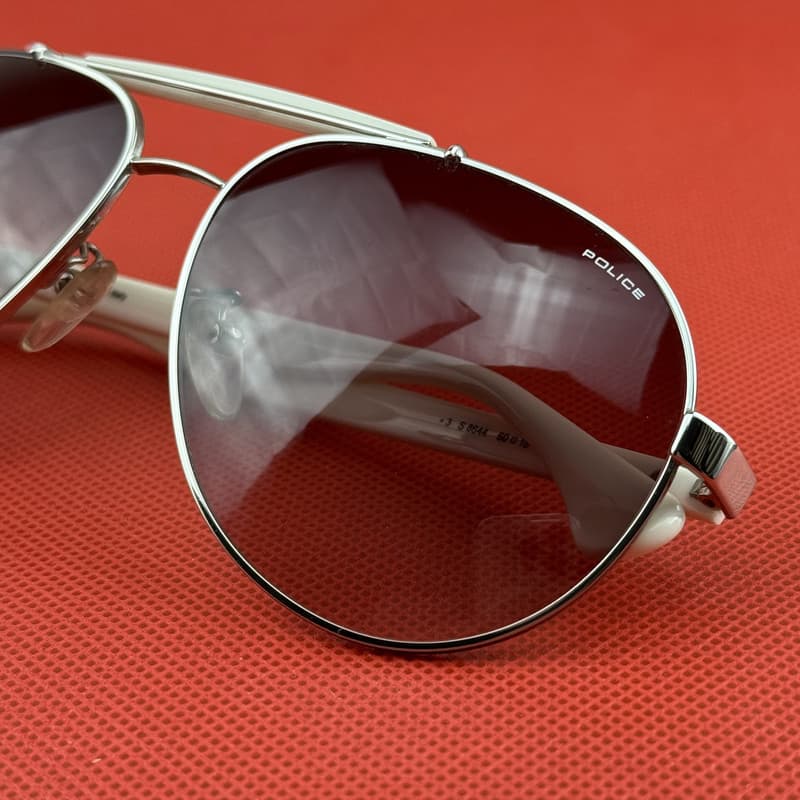 عینک آفتابی خلبانی (Aviator) مردانه پلیس مدل S8644 COL.0579 — تصویر ۱۱