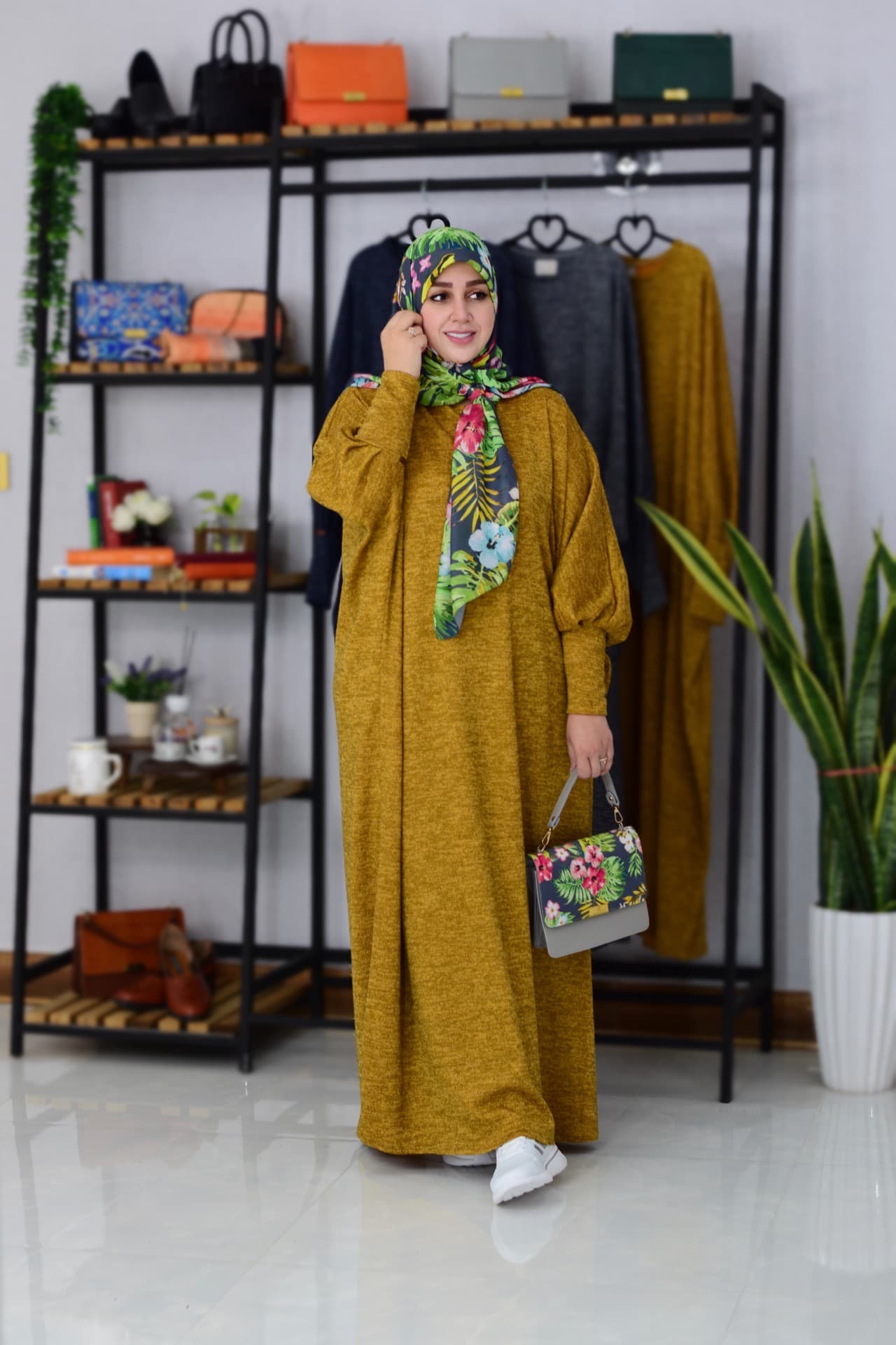 عبا پاییزه افرا — تصویر ۳