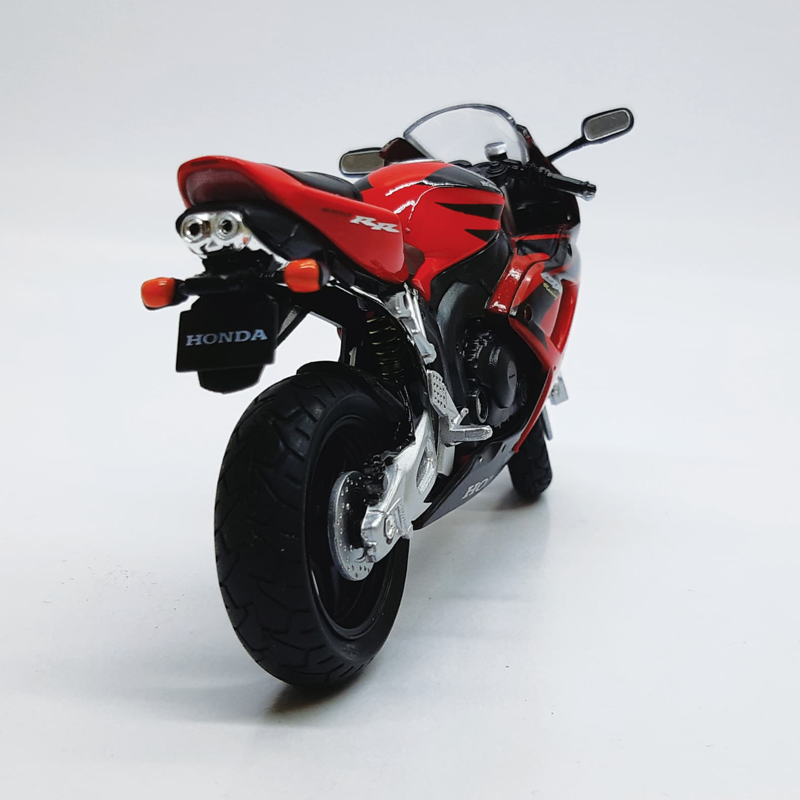 موتور بازی ولی مدل CBR1000RR — تصویر ۳