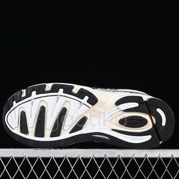 آدیداس ریسپانس سی ال adidas Response CL White Silver Black — تصویر ۳