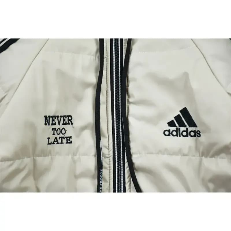 کاپشن پسرانه ADIDAS رنگ استخوانی شمعی پاییزه و زمستانه — تصویر ۴