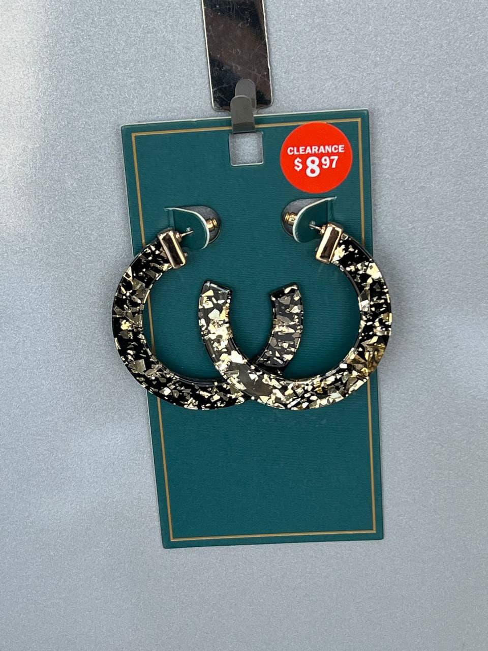 گوشواره مشکی و طلایی
