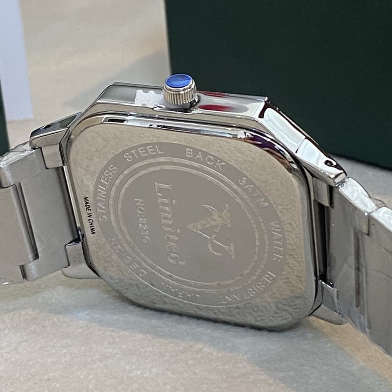 ساعت مچی عقربه‌ای مردانه اورینت وی مدل 823 استیل بند فلزی — تصویر ۴