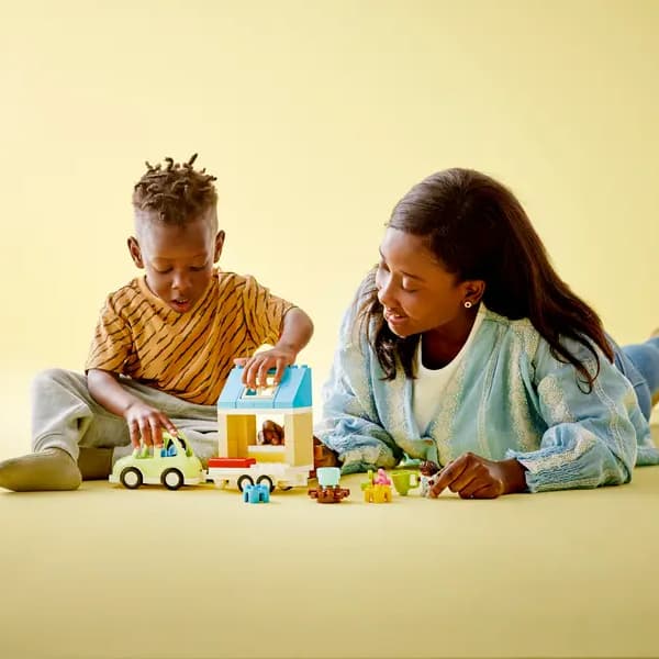 لگو Duplo مدل Family House on Wheels 10986 — تصویر ۳
