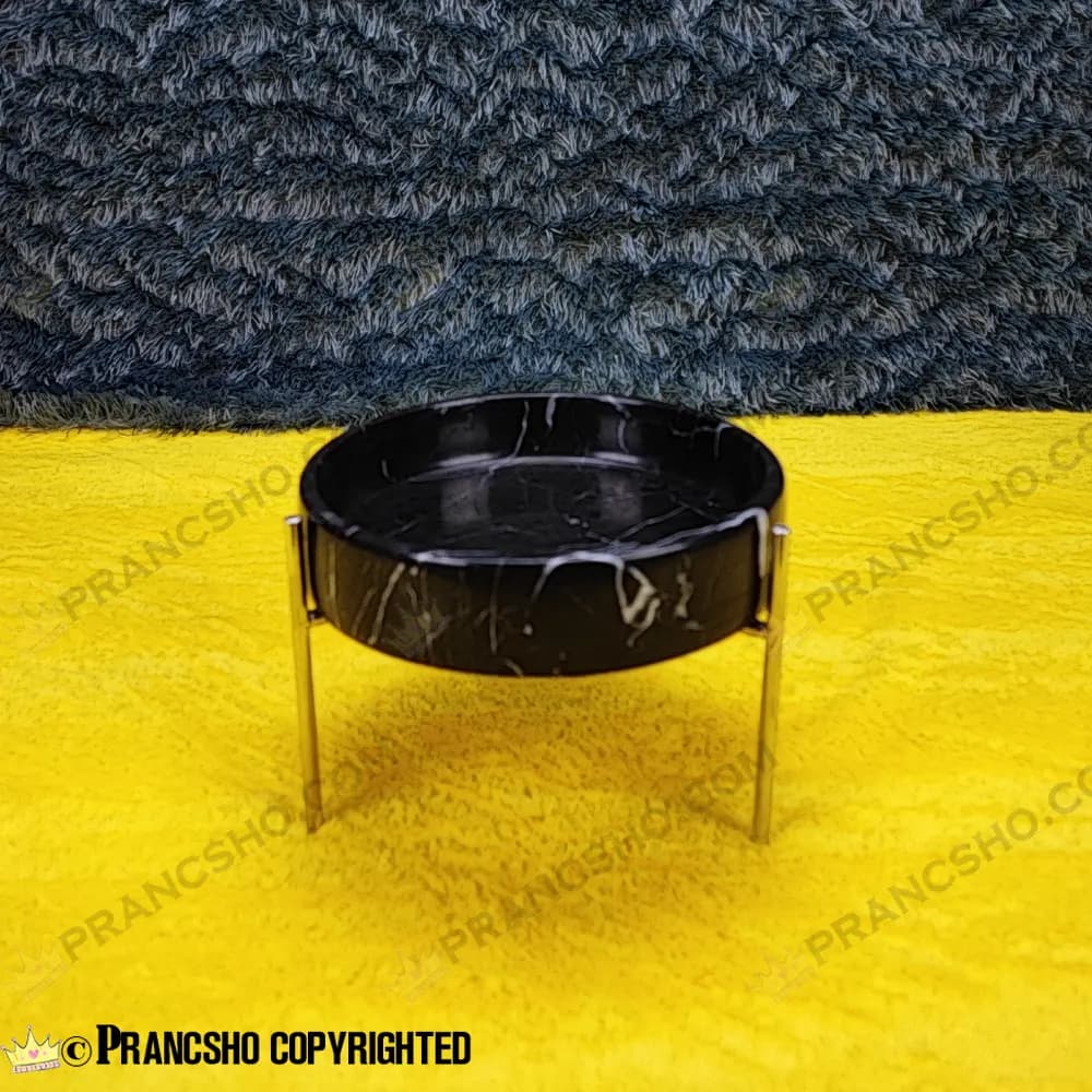شکلات خوری بزرگ سنگی پایه میخی نقرهای سنگ مشکی خط سفید