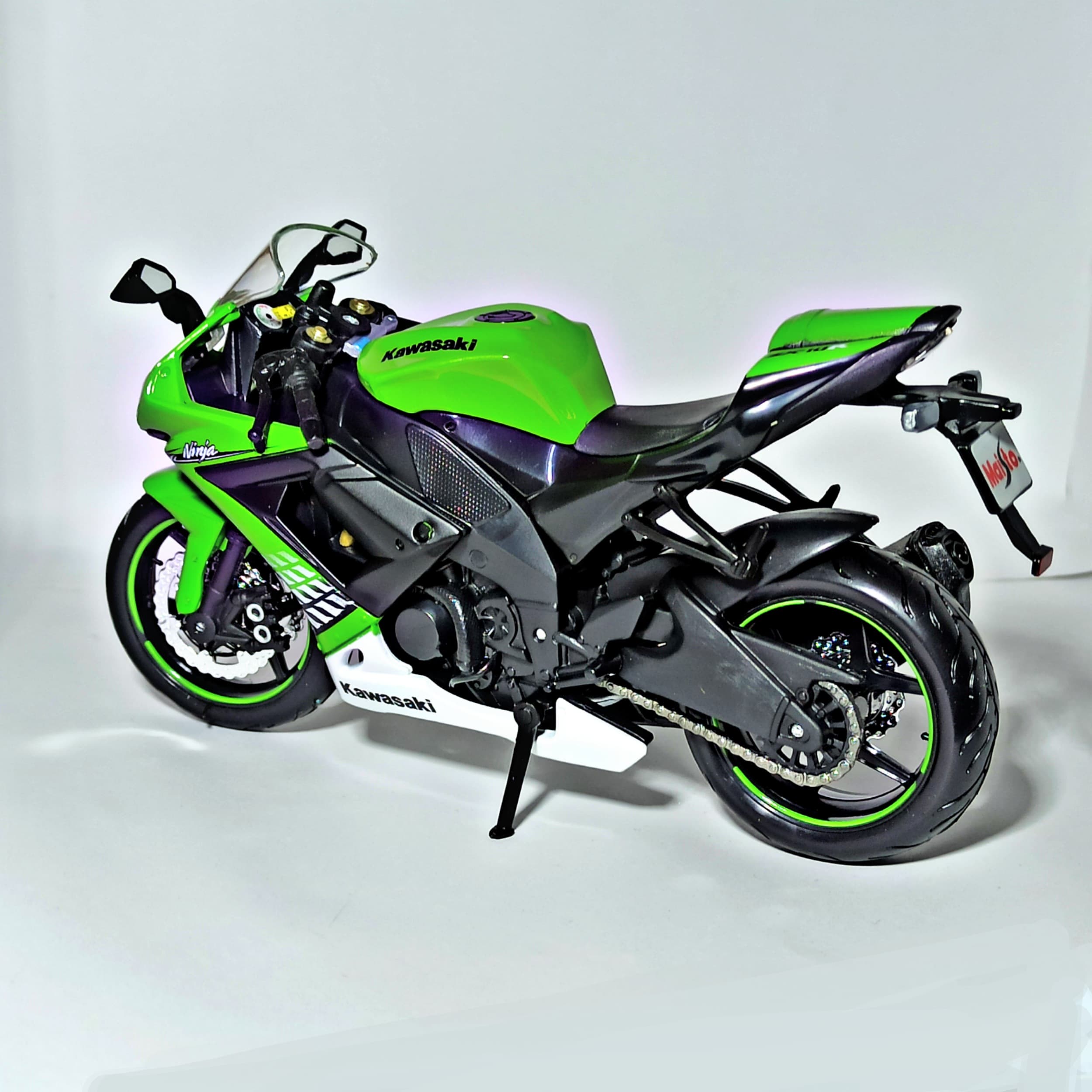 موتور بازی مایستو مدل Kawasaki Ninja ZX 10R — تصویر ۲
