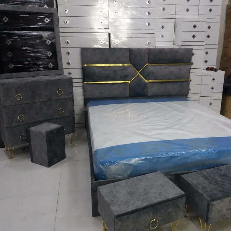 تختخواب دونفره کامل با دراور، آینه و 2 پاتختی کامنا مدل 13153208 — تصویر ۳