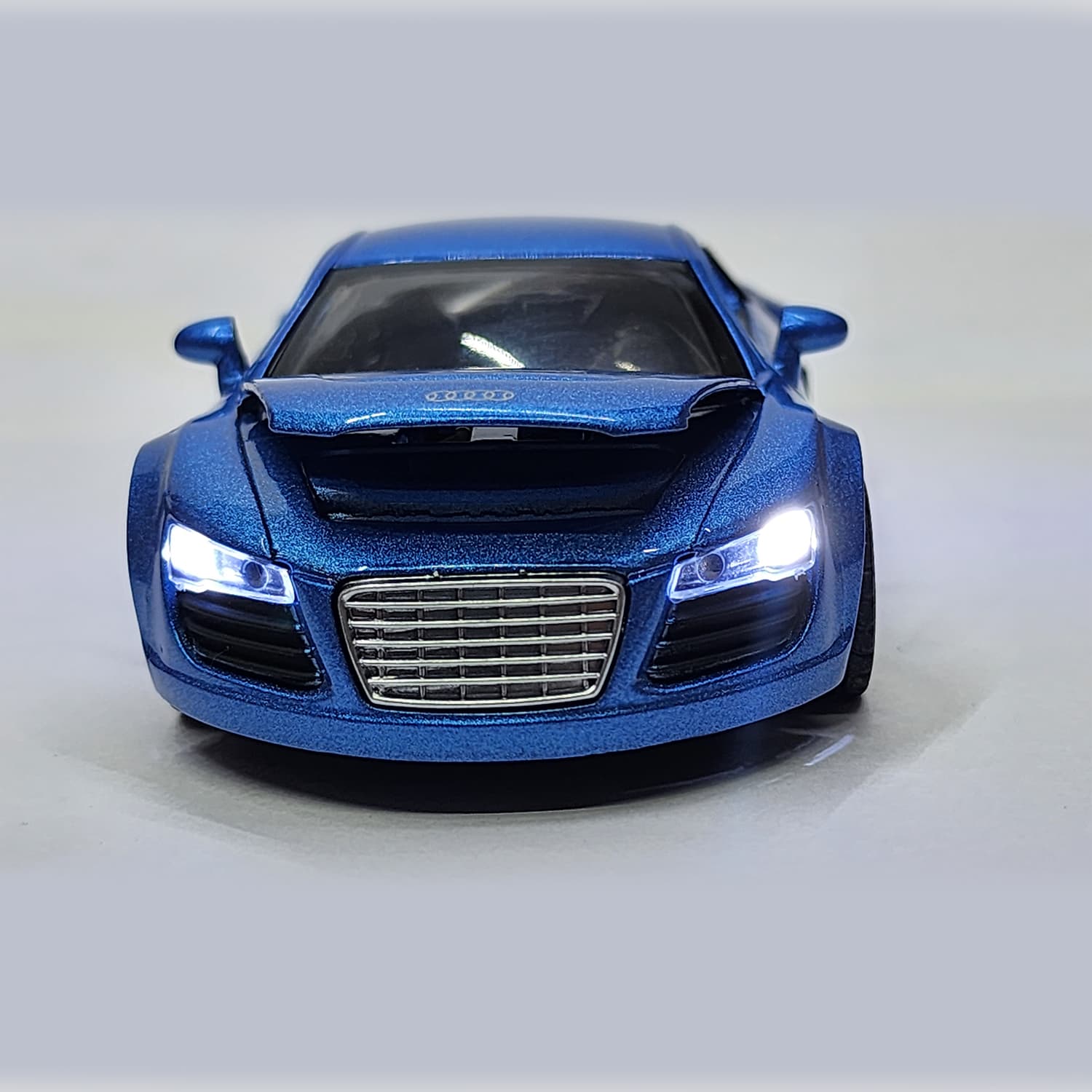 ماشین بازی مدل فلزی عقب کش موزیکال AUDI A4 — تصویر ۷