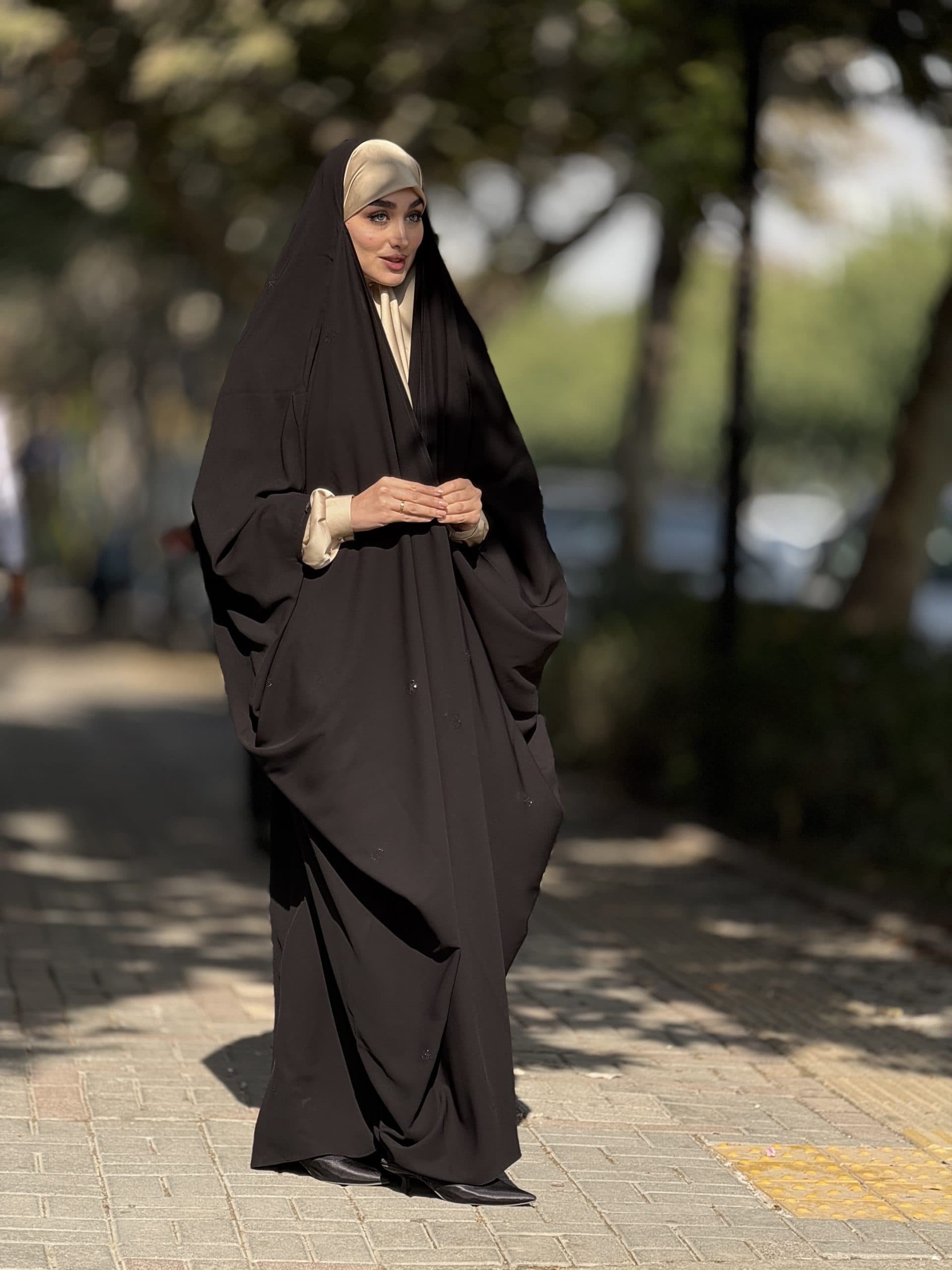 چادر جده نگین پاپیون — تصویر ۳