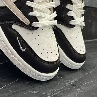 کتانی مردانه نایک ترویس سفید قهوه ای Nike Travis — تصویر ۴