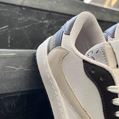کتانی مردانه نایک ترویس سفید قهوه ای Nike Travis — تصویر ۳