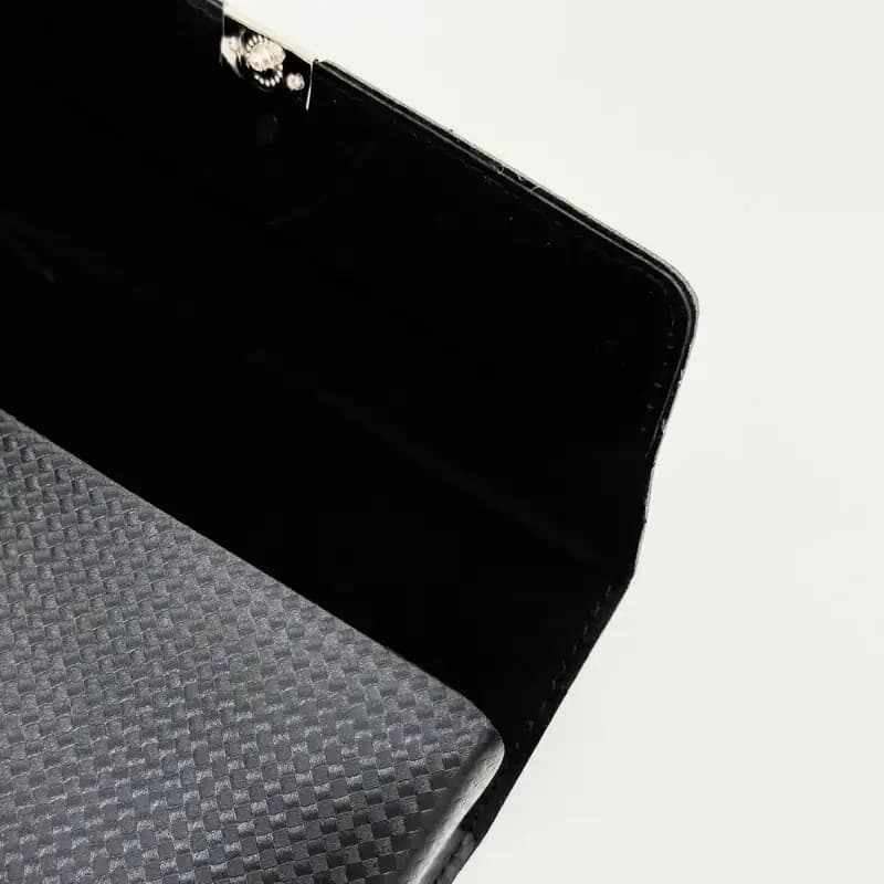 پک و جعبه عینک اورجینال هیوگو باس Hugo Boss هارد تاشو طرح کربن — تصویر ۶