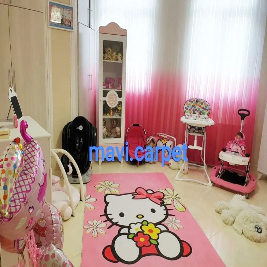 فرش اتاق کودک دخترانه طرح کیتی ماوی كارپت Mavi Carpet — تصویر ۳