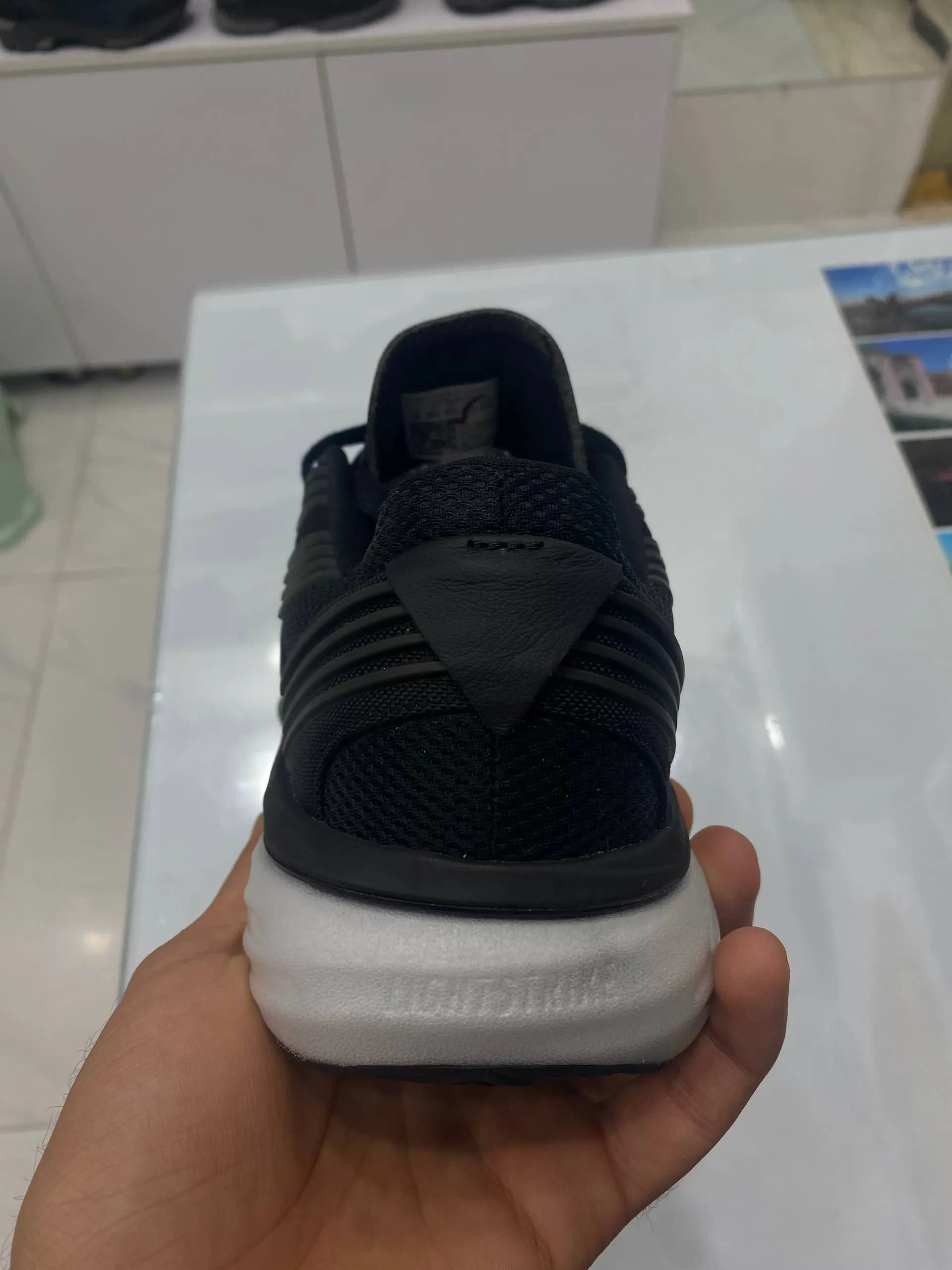 کفش LIGHTBLAZE POD unisex Adidas کد 11604 — تصویر ۴