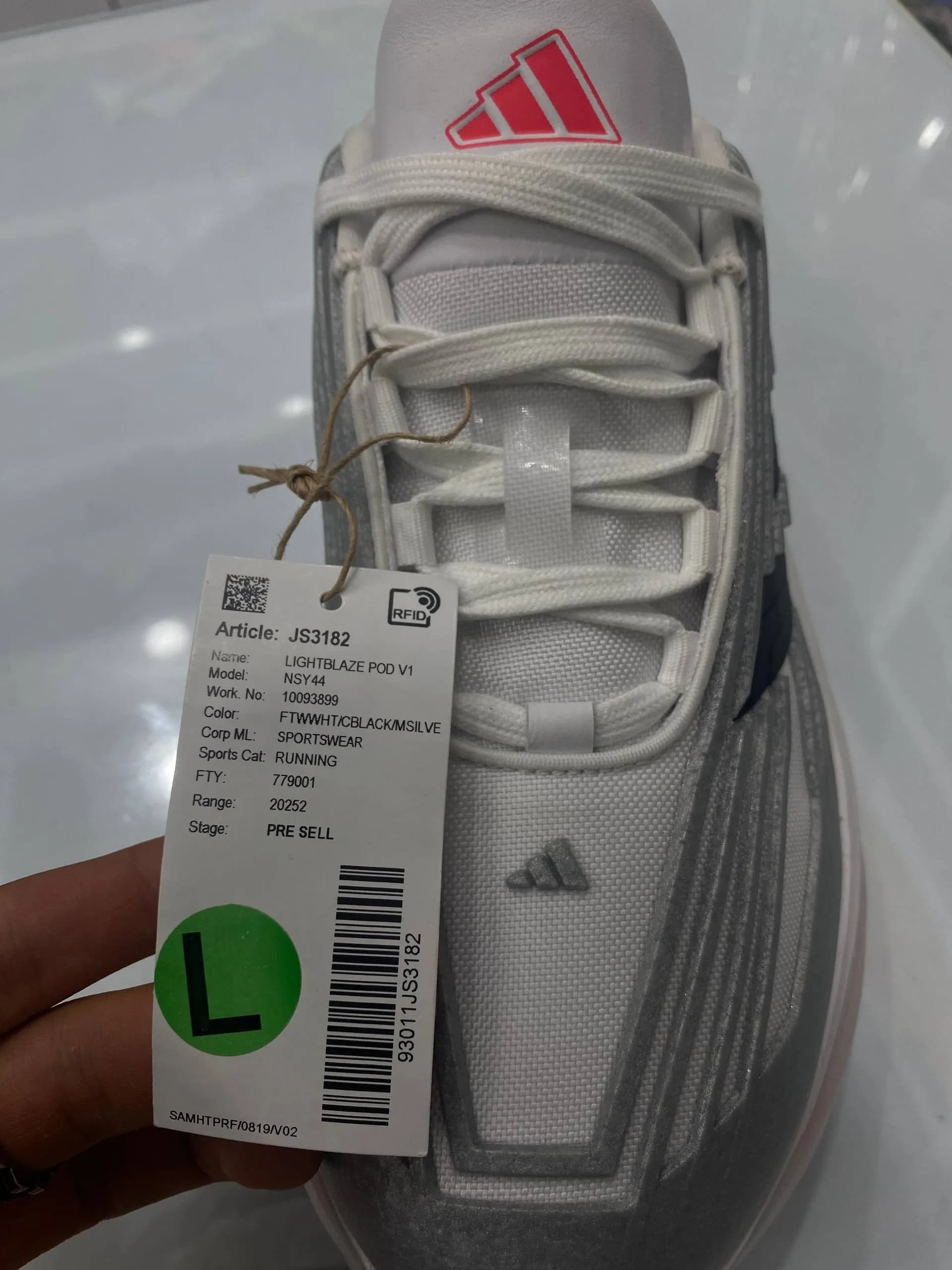 کفش LIGHTBLAZE POD V1 unisex Adidas کد 11584 — تصویر ۳