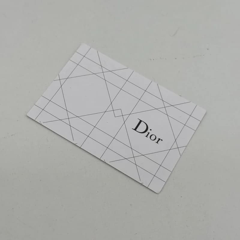 پک و قاب عینک اورجینال کریستین دیور Christian Dior هارد چرم شیاردار مشکی — تصویر ۲