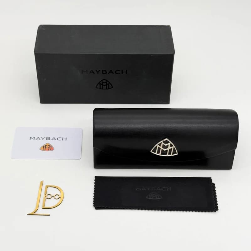 پک و قاب عینک فوق لوکس میباخ Maybach چرم مشکی با نشان فلزی نقره‌ای