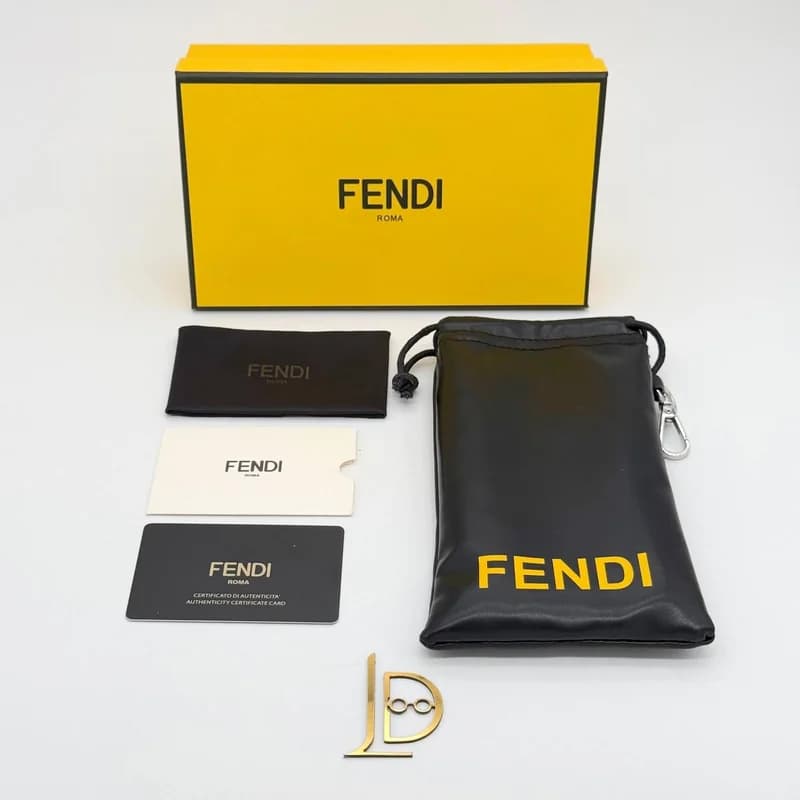 پک و کیف عینک چرمی فندی Fendi روما کیسهای گیرهدار با هاردباکس زرد