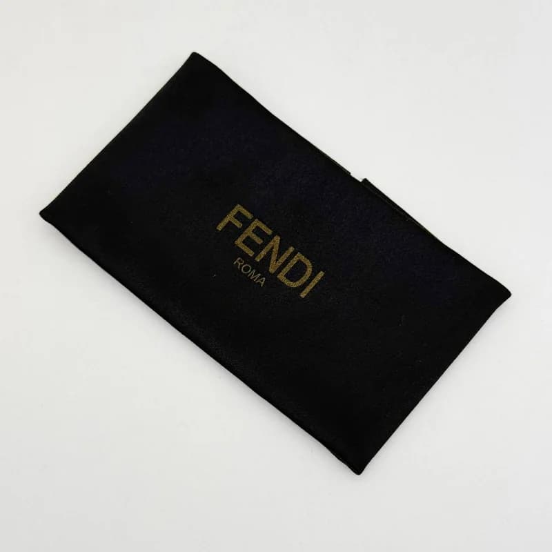 پک و کیف عینک چرمی فندی Fendi روما کیسهای گیرهدار با هاردباکس زرد — تصویر ۲