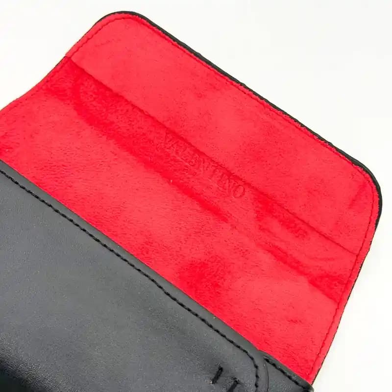 پک و کیف عینک چرمی والنتینو Valentino اورجینال مگنتی با حک برجسته — تصویر ۶
