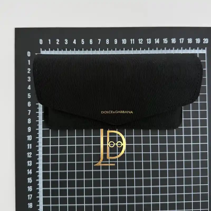 پک و کیف عینک مخملی دولچه گابانا Dolce & Gabbana با نشان طلایی — تصویر ۲