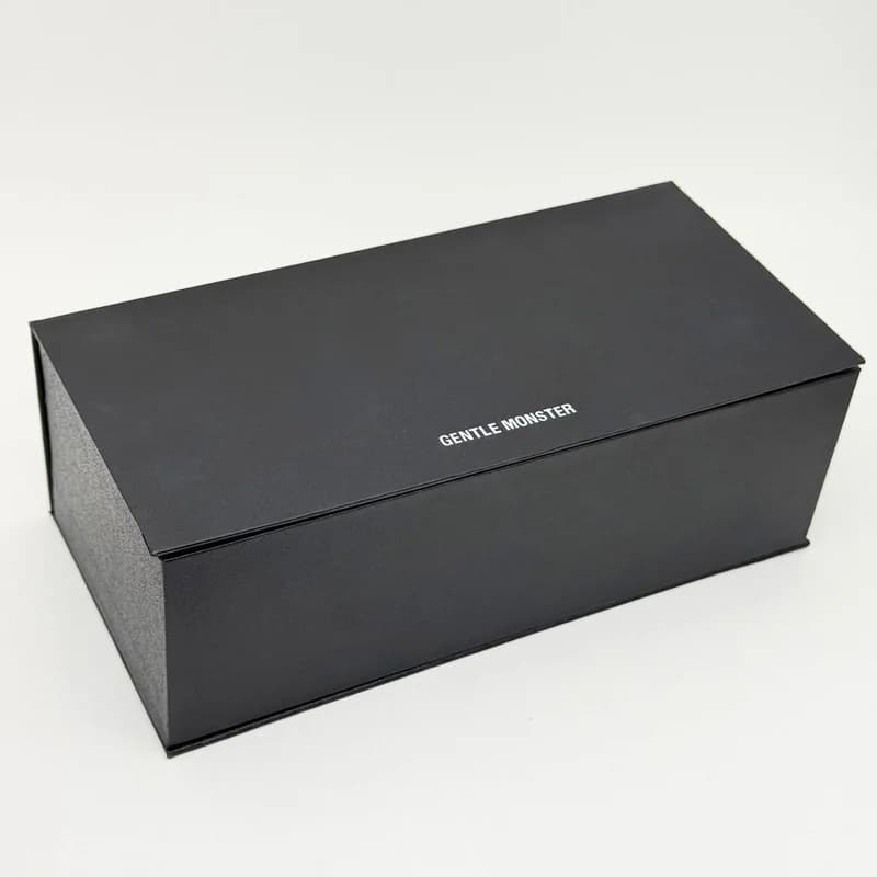 کیف عینک پافری چرمی جنتل مانستر Gentle Monster مگنتی مشکی با هاردباکس — تصویر ۳