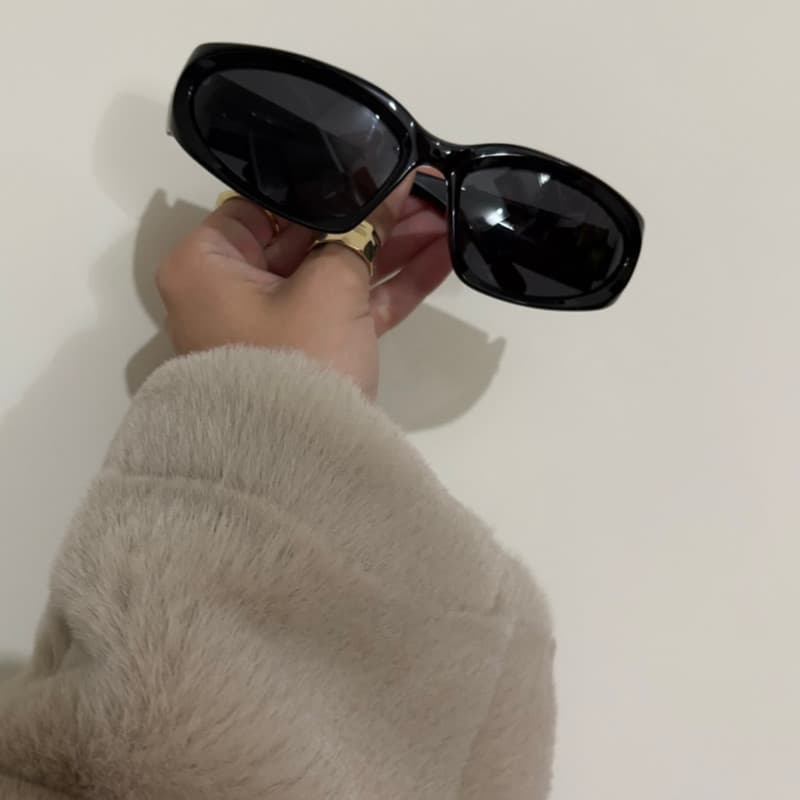 عینک آفتابی فرم خاص مدل F6 — تصویر ۴