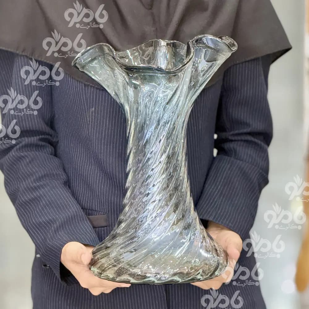 گلدان شیشه ای ارغوان — تصویر ۳