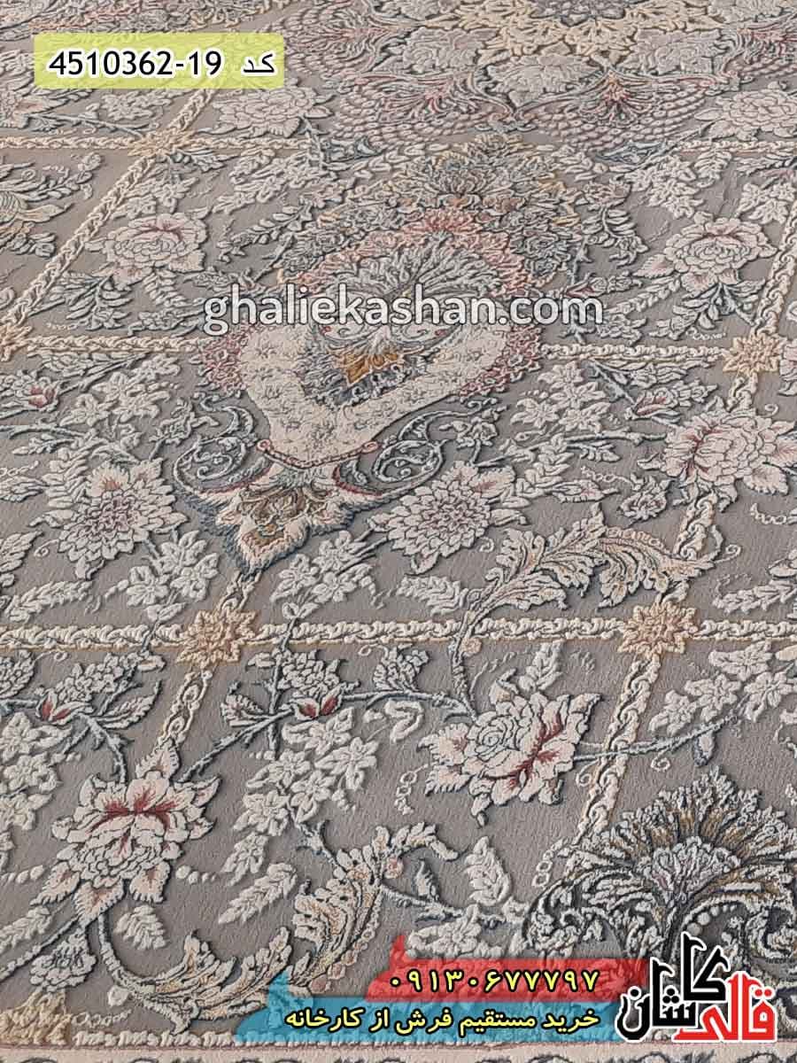 فرش 1200 شانه خشتی طرح دربار زمینه نقره ای کاشان – گل برجسته — تصویر ۳