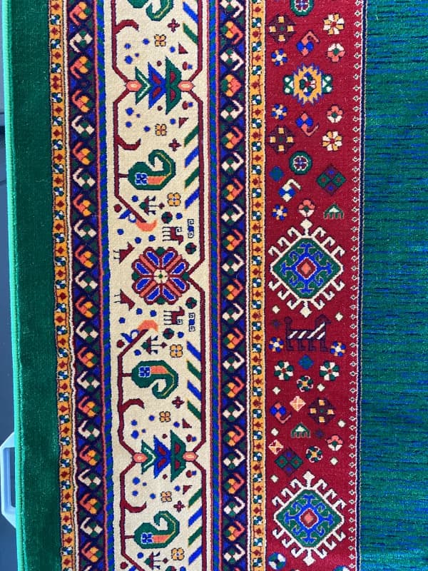 با فرش سنتی زمینه سبز باکیفیت کد 771012 — تصویر ۳