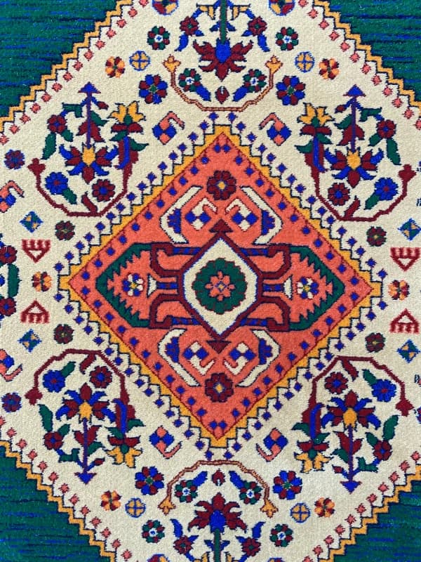با فرش سنتی زمینه سبز باکیفیت کد 771012 — تصویر ۵