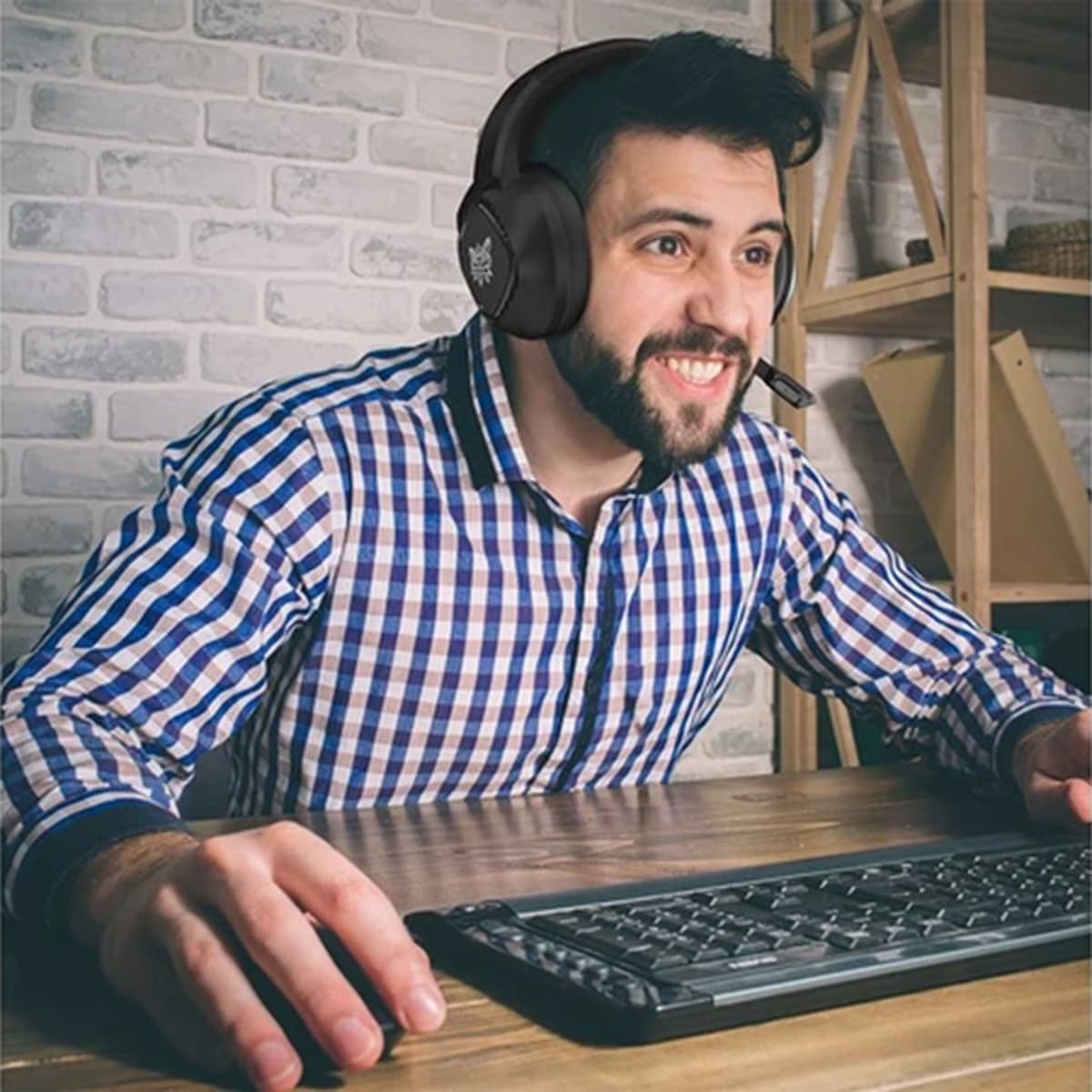 هدست گیمینگ اونیکوما مدل ONIKUMA K19 با نورپردازی RGB — تصویر ۸