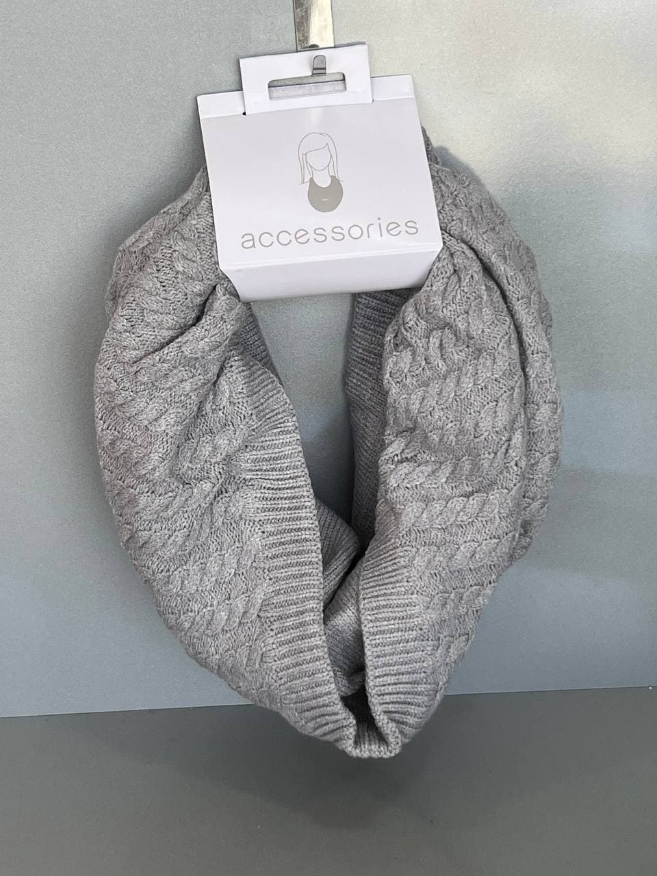 شال گردن حلقه‌ ای بافت درشت طوسی برند Accessories — تصویر ۳