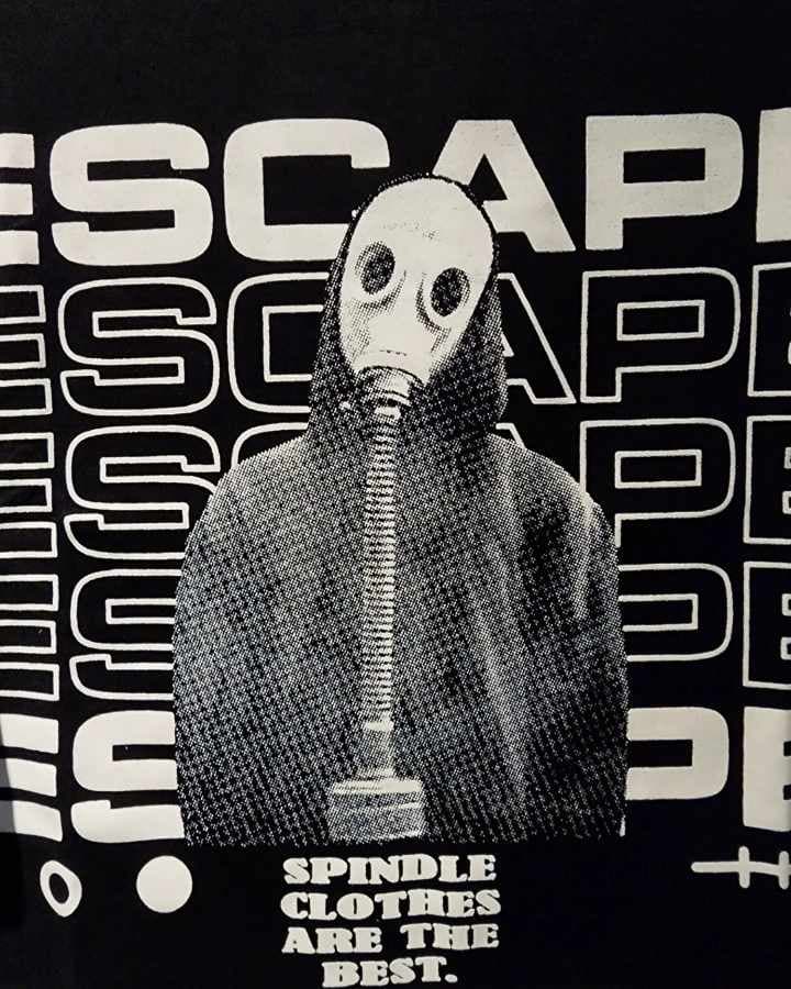 تیشرت کلاهدار ESCAPE کد 517 — تصویر ۳