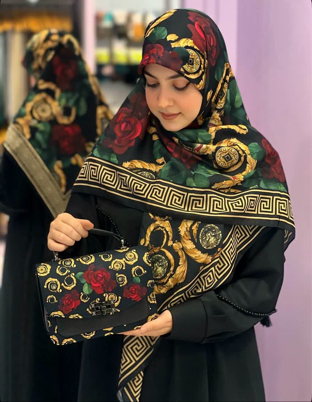 ست کیف و روسری زنانه طرح جدید رز ورساچه مشکی کیفیت عالی کد mo821