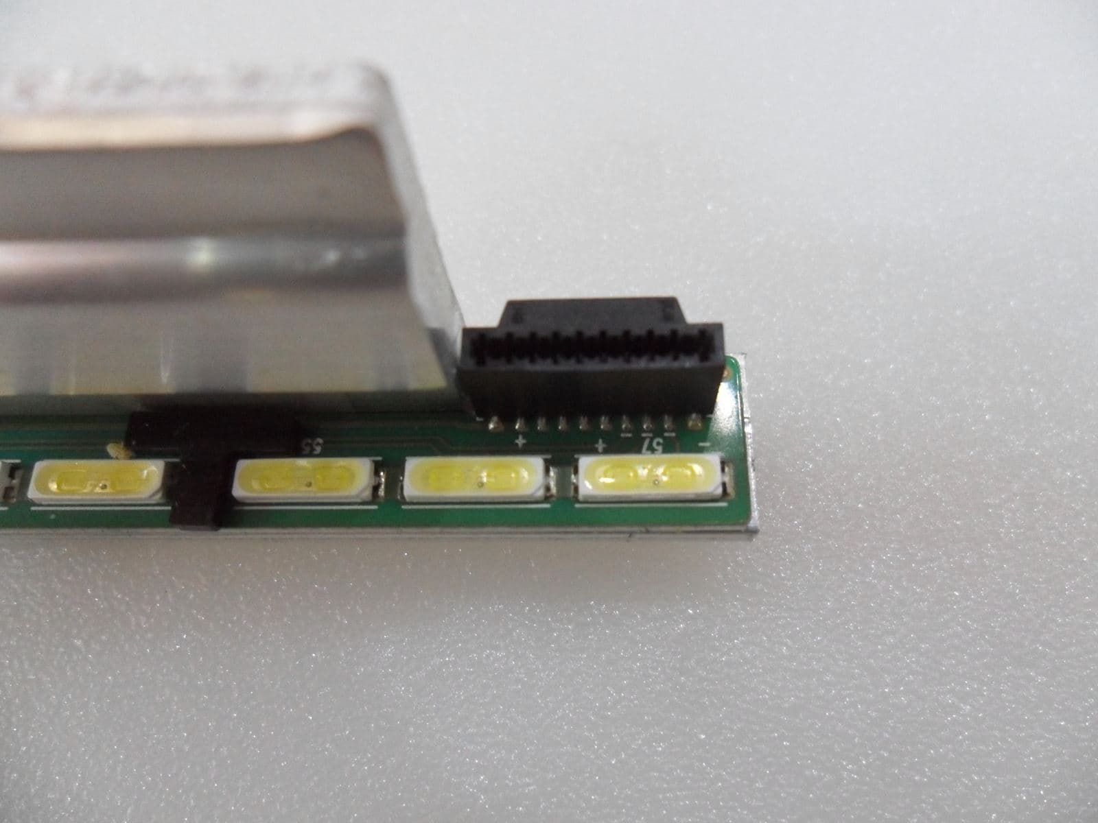 بکلایت ال جی 46اینچ 42LA66000 — تصویر ۲