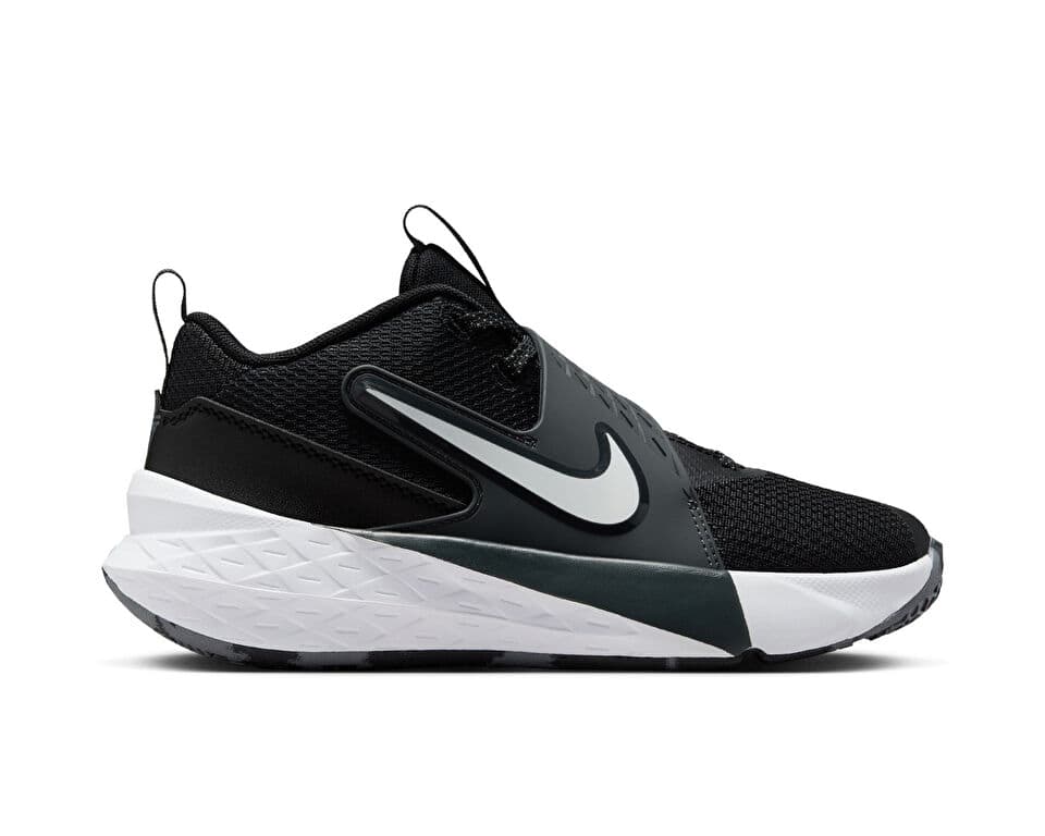 Nike TEAM HUSTLE D 12 (GS) Shoes