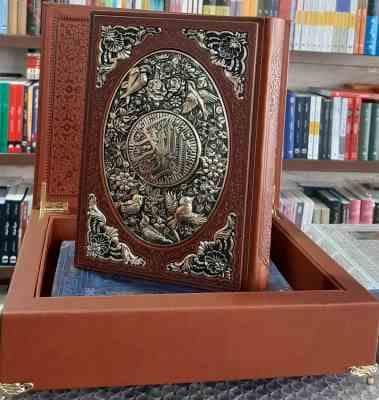 قرآن کریم ( طرح مس – کاغذ گلاسه تمام رنگی – جعبه لبتاپی ) کد 1311