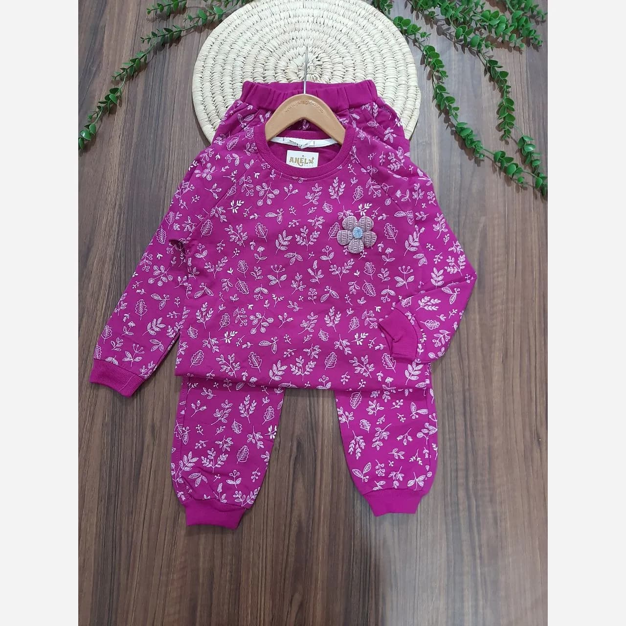 بلوز شلوار دخترانه طرح برگ سایز 50 و 55 — تصویر ۴