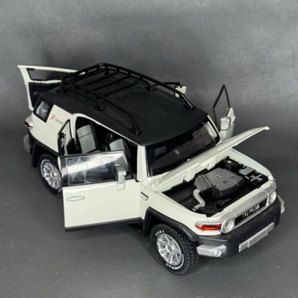 ماشین بازی چه ژی مدل FJ Cruiser — تصویر ۶