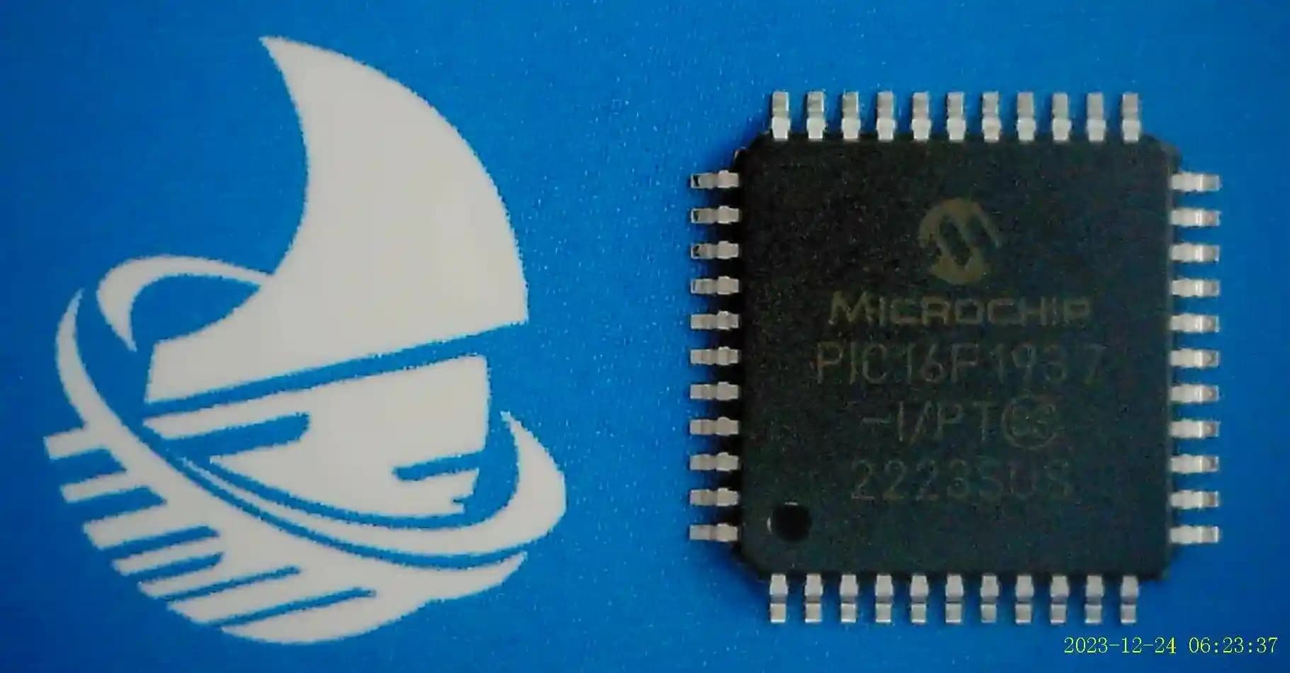 میکروکنترلر PIC16F1937-I/PT پکیج SMD (TQFP-44) — تصویر ۳