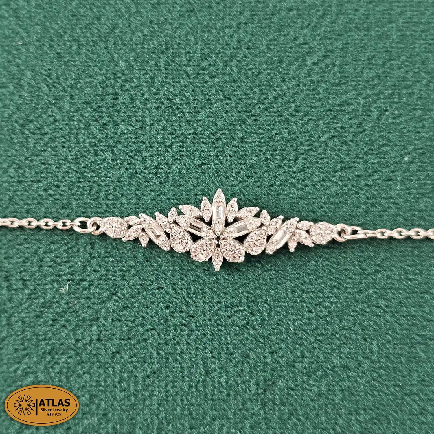 سرویس نقره زنانه میکرو طرح برگ هفتی با آویز خوشهای کد SZ38 — تصویر ۴