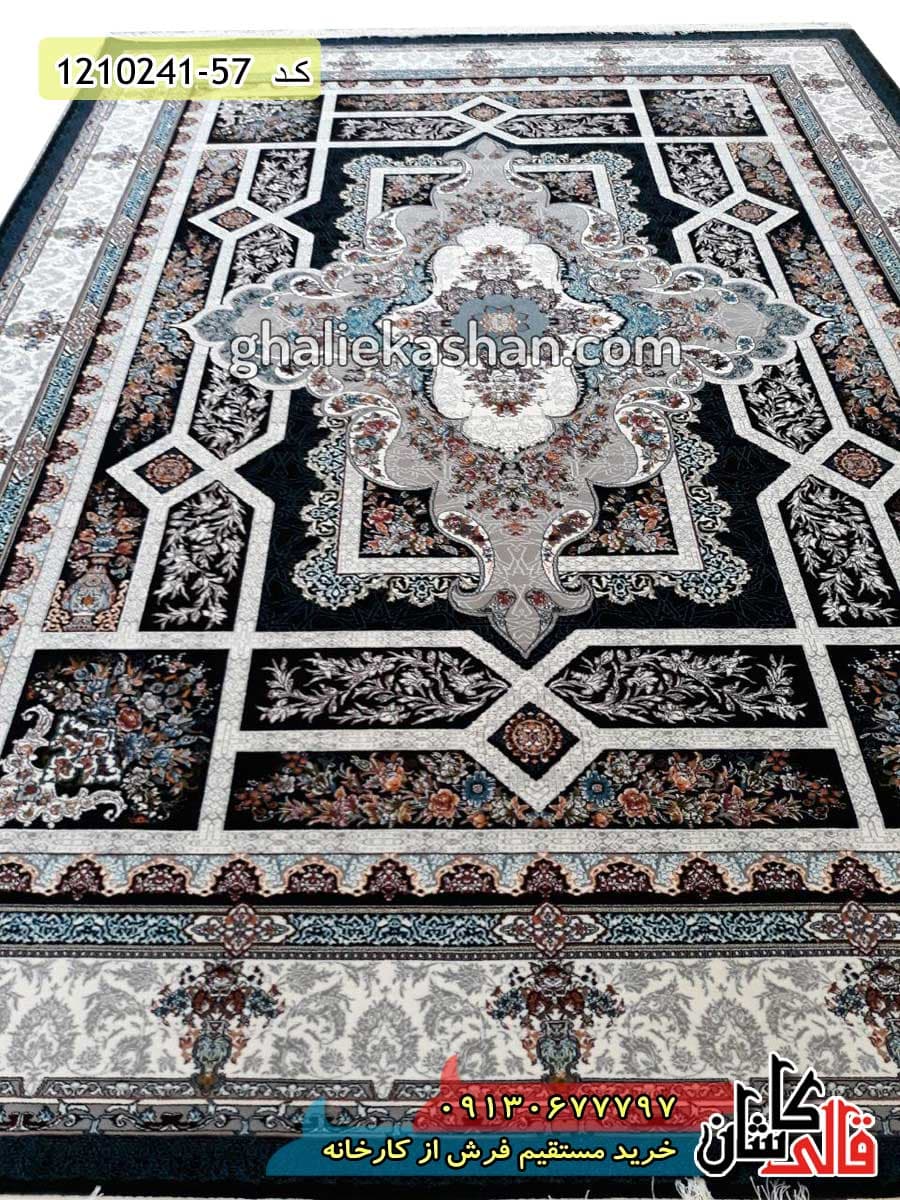 فرش طرح 700 شانه ( 500 شانه ) طرح خزان زمینه سرمه ای کاشان — تصویر ۲