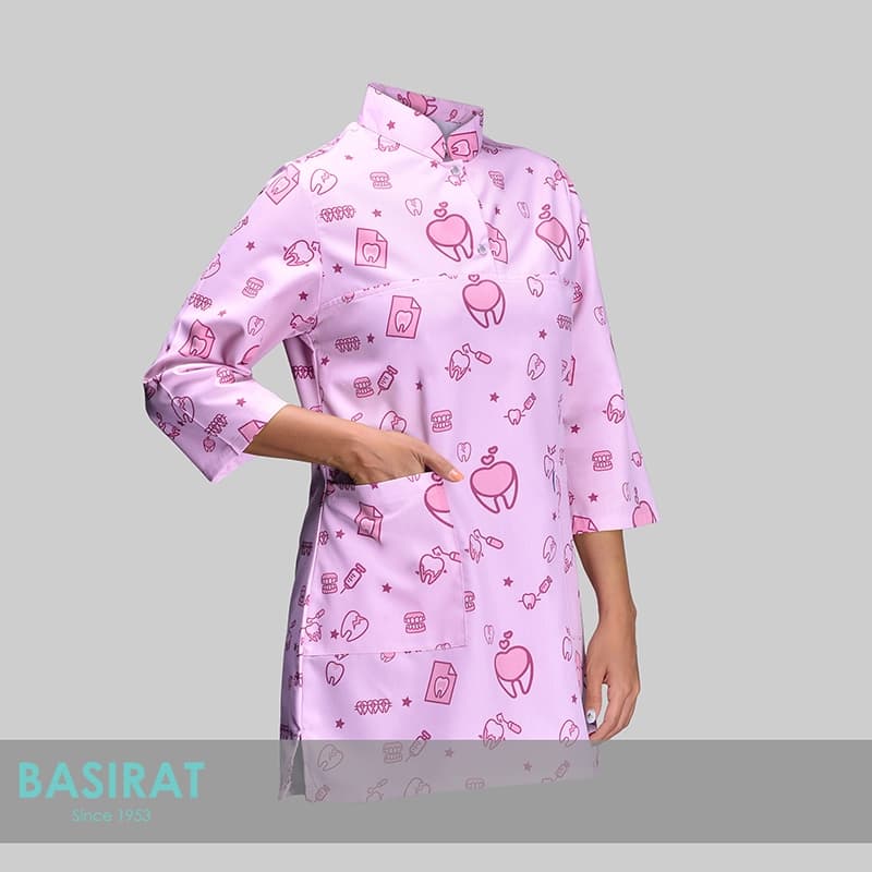 اسکراب پزشکی یقه دار طرح دندان صورتی زنانه (تک) — تصویر ۲