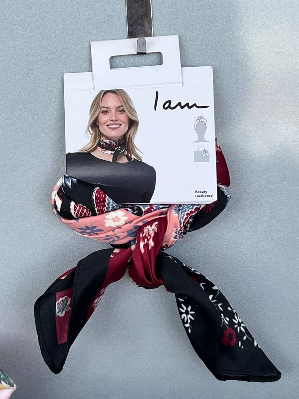 دستمال گردن زنانه مجلسی شیک از برند I am