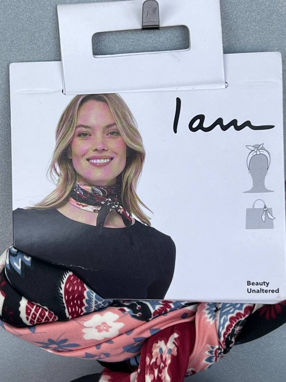 دستمال گردن زنانه مجلسی شیک از برند I am — تصویر ۳